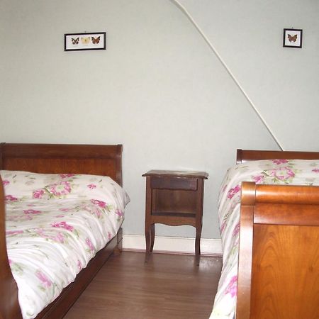 Les Glycines Bed & Breakfast Plaimpied-Givaudins Exterior photo